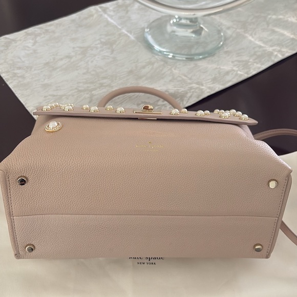 Kate Spade Serrano Place Pearl Dorina $550 MSRP. COLLECTIBLE;  w/ a dust bag - Picture 8 of 14